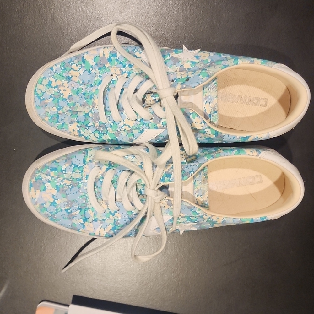 Womens converse size 6